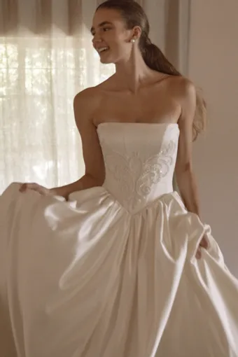 Vagabond Bridal Style #Phoenix #6 frontface vertical cropped thumbnail