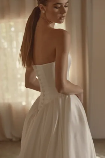 Vagabond Bridal Style #Violette #15 backface vertical cropped thumbnail