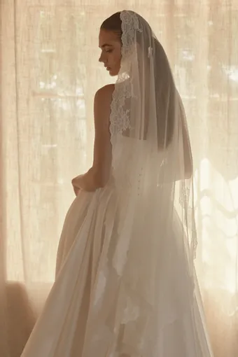 Vagabond Bridal Style #Violette #18 backface vertical cropped thumbnail