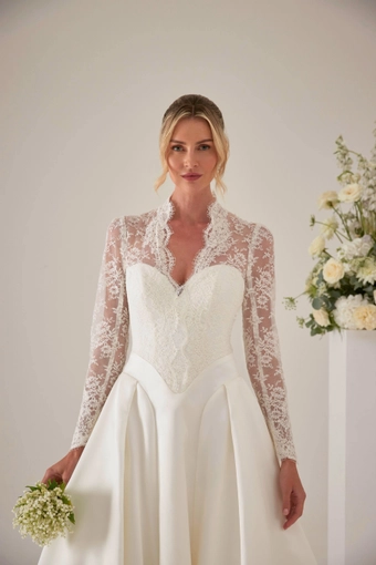 Sassi Holford Catherine #4 frontface vertical cropped thumbnail