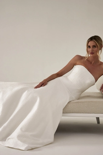 Sassi Holford Chelsea #3 frontface vertical cropped thumbnail