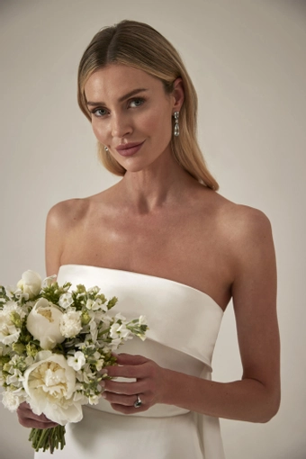 Sassi Holford Jessica Collar #1 frontface vertical cropped thumbnail