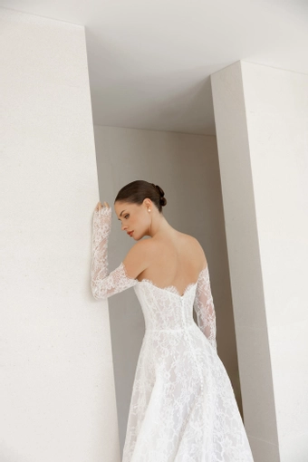 Lé Lee Studio #Annelise #3 backface vertical cropped thumbnail