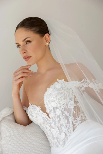 Lé Lee Studio #Genesis #3 frontface vertical cropped thumbnail