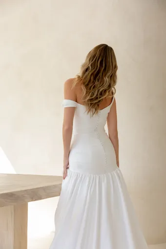 Lé Lee Studio #Luz #4 backface vertical cropped thumbnail