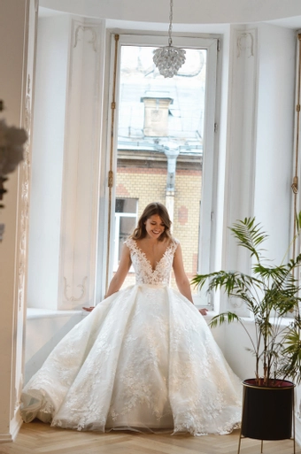 Olivia Bottega 2 in 1 Lace Wedding Dress Airis with Detachable Skirt #5 frontface vertical thumbnail