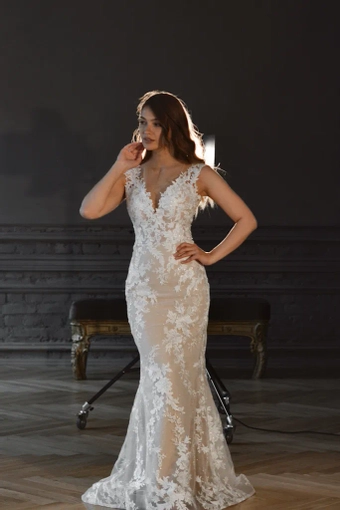 Olivia Bottega 2 in 1 Lace Wedding Dress Airis with Detachable Skirt #6 frontface vertical thumbnail