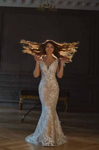 Olivia Bottega 2 in 1 Lace Wedding Dress Airis with Detachable Skirt #4 frontface vertical thumbnail