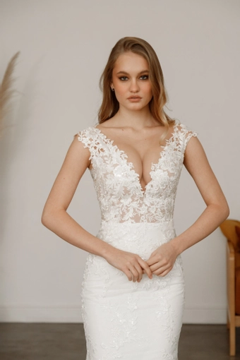Olivia Bottega 2 in 1 Lace Wedding Dress Airis with Detachable Skirt #21 frontface vertical cropped thumbnail