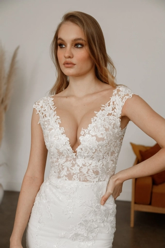 Olivia Bottega 2 in 1 Lace Wedding Dress Airis with Detachable Skirt #16 frontface vertical cropped thumbnail