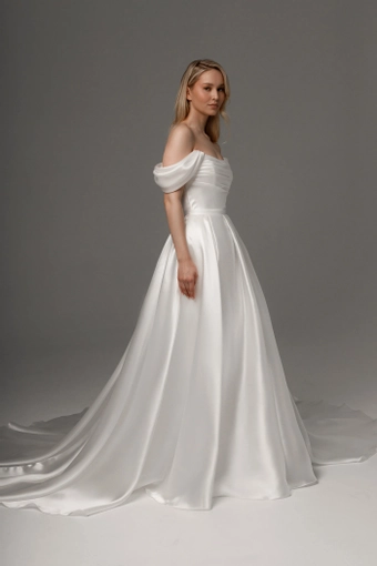 Olivia Bottega 2 in 1 Wedding Dress Dakota With Detachable Fiorelia Skirt #1 frontface vertical thumbnail