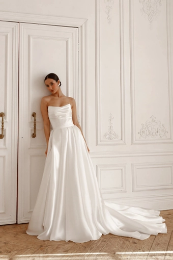 Olivia Bottega 2 in 1 Wedding Dress Dakota With Detachable Fiorelia Skirt #2 frontface vertical thumbnail