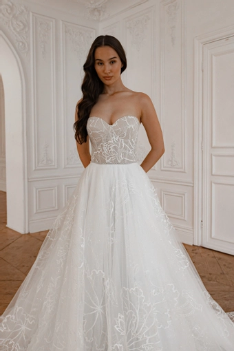 Olivia Bottega Blum Light Ivory #13 frontface vertical cropped thumbnail