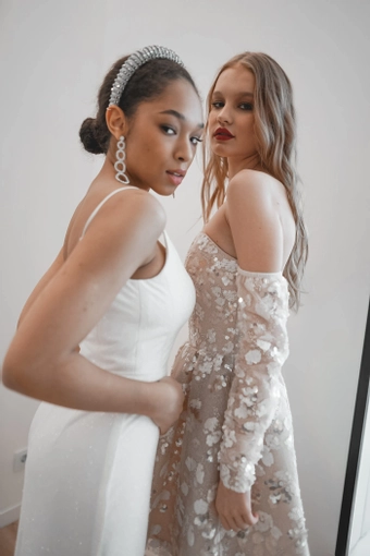 Olivia Bottega Leona Light Ivory #10 vertical cropped thumbnail