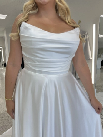 Olivia Harlow Drew #2 frontface vertical cropped thumbnail