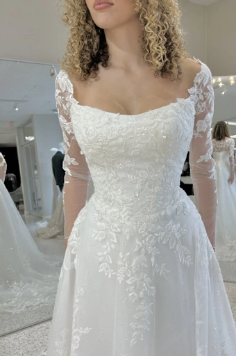 Olivia Harlow Kelso #4 frontface vertical cropped thumbnail