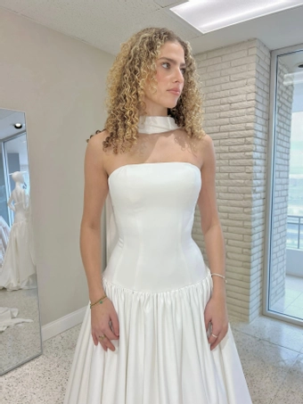 Olivia Harlow Lee #1 frontface vertical cropped thumbnail