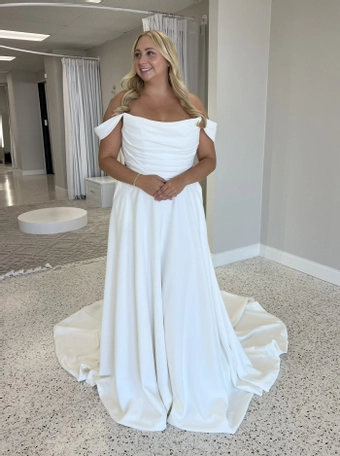 Olivia Harlow Lilly #0 default frontface vertical thumbnail