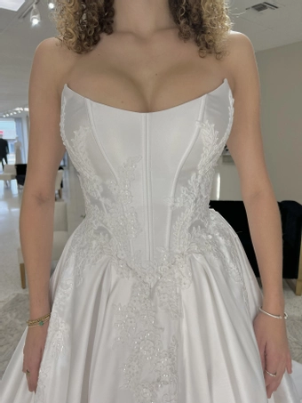 Olivia Harlow Nova #1 frontface vertical cropped thumbnail