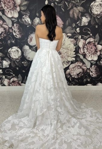 Olivia Harlow Pfeiffer #1 default backface vertical thumbnail