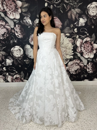 Olivia Harlow Pfeiffer #0 default frontface vertical thumbnail