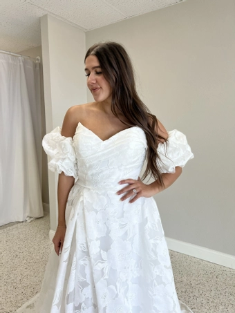 Olivia Harlow Summer #1 frontface vertical cropped thumbnail