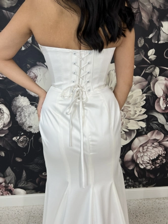 Olivia Harlow Tru #1 default backface vertical cropped thumbnail