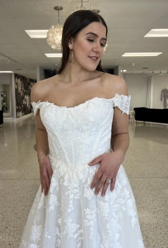 Olivia Harlow Vale #2 frontface vertical cropped thumbnail