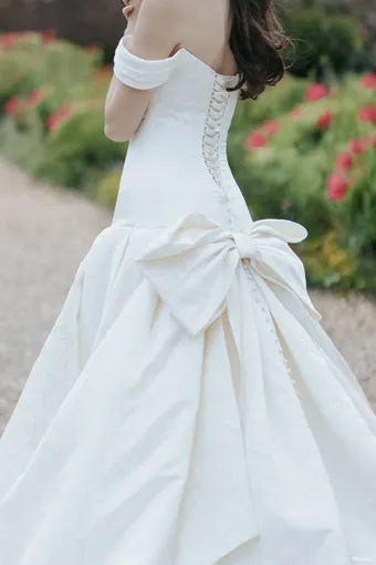 Disney Fairy Tale Weddings Style #D462 #9 backface vertical cropped thumbnail