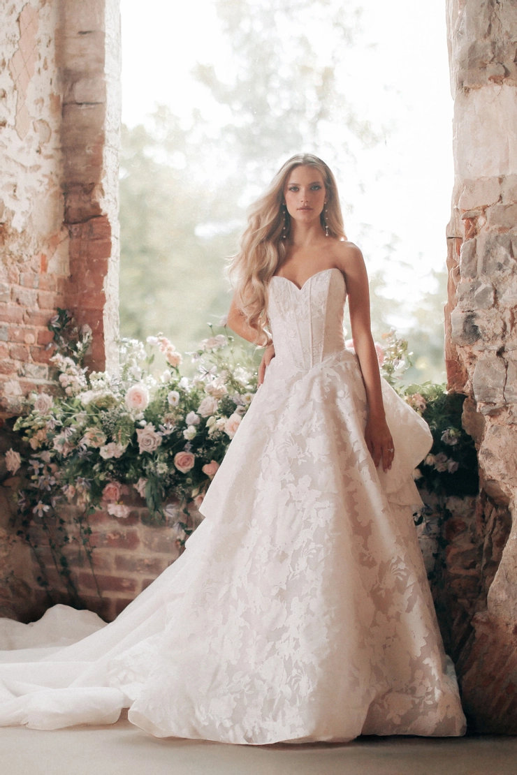 Disney Fairy Tale Weddings #D466 Default Thumbnail Image