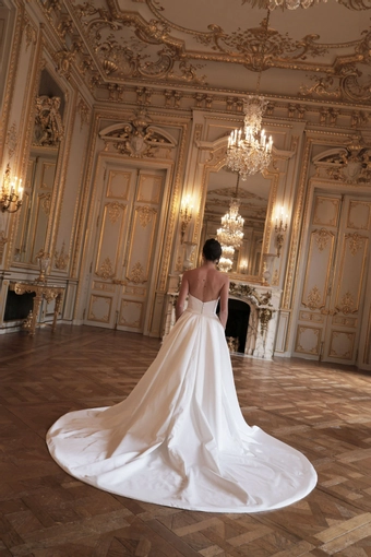 Trish Peng #Valentina #7 default backface vertical thumbnail