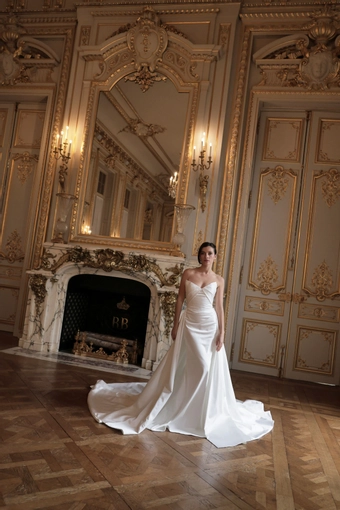 Trish Peng #Valentina #1 frontface vertical thumbnail