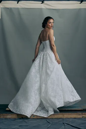 Anne Barge Couture #Albertine #1 default backface vertical thumbnail
