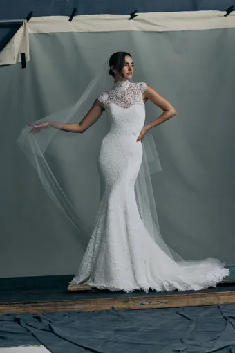 Anne Barge Couture #Anouk #1 frontface vertical thumbnail