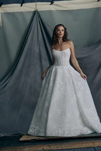 Anne Barge Couture Style Regalia #1 frontface vertical thumbnail