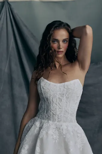 Anne Barge Couture Style Regalia #3 frontface vertical cropped thumbnail