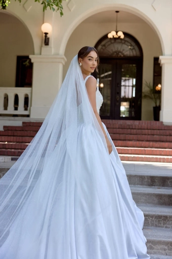 Grace & Goddess Style #D4485 #1 vertical thumbnail