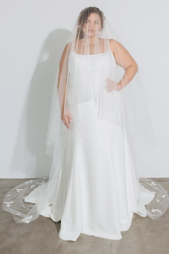 Jenny Yoo V12052 Gabriel Veil #2 frontface vertical thumbnail