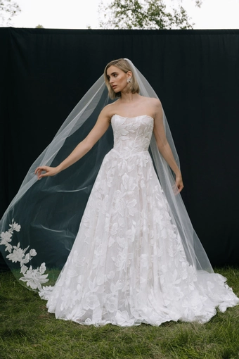 Jenny Yoo V12662 Gwendolyn Veil #0 default frontface vertical thumbnail