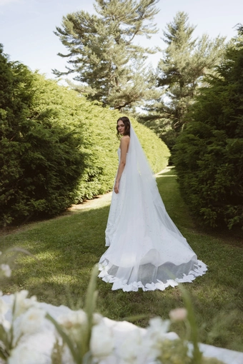 Jenny Yoo V22556 Brody Veil #1 default backface vertical thumbnail