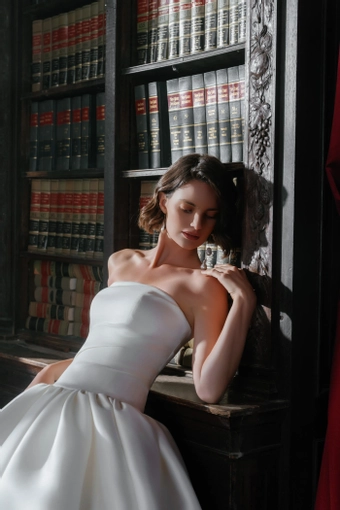 Sareh Nouri Delara $9 frontface vertical cropped thumbnail