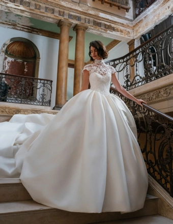 Sareh Nouri Layla $5 frontface vertical thumbnail