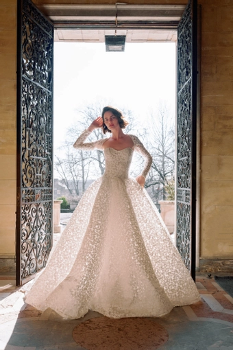 Sareh Nouri Mahsa $7 frontface vertical thumbnail