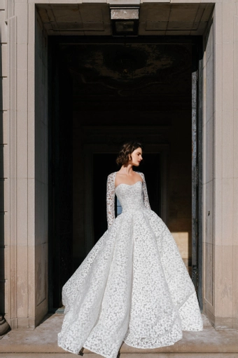 Sareh Nouri Mahsa $2 frontface vertical thumbnail