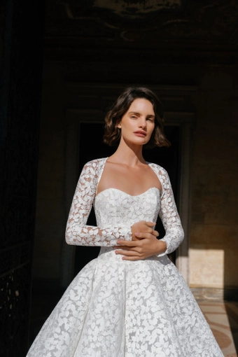 Sareh Nouri Mahsa $11 frontface vertical cropped thumbnail