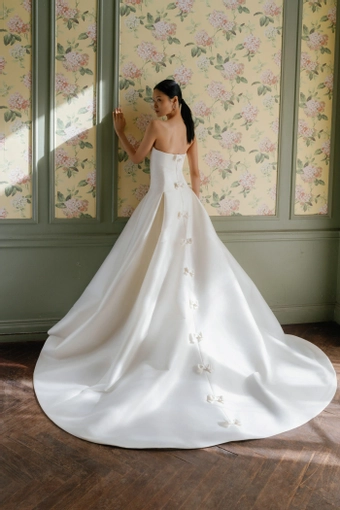 Sareh Nouri Maryam $3 backface vertical thumbnail