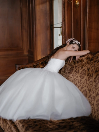 Sareh Nouri Neda $9 vertical thumbnail