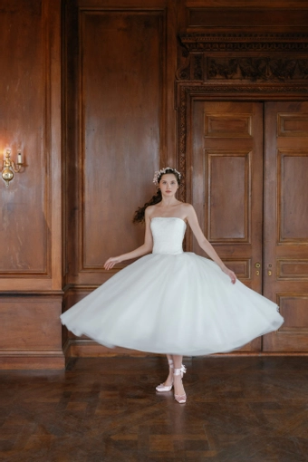 Sareh Nouri Neda $7 frontface vertical thumbnail