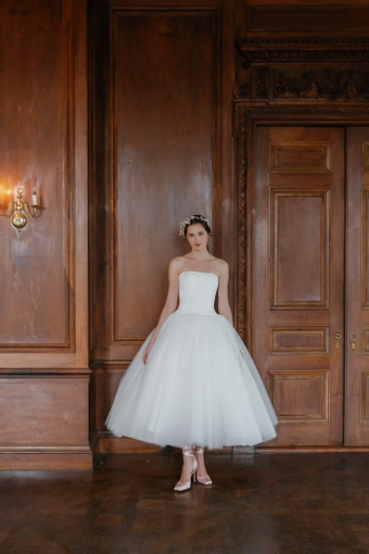 Sareh Nouri Neda $6 frontface vertical thumbnail