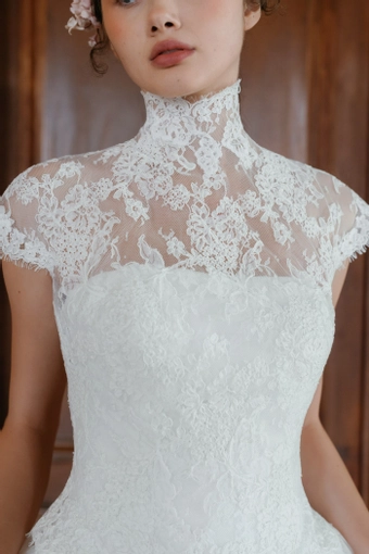 Sareh Nouri Neda $12 frontface vertical cropped thumbnail